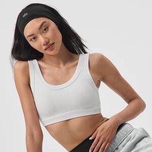 ALO YOGA Wellness Bra in white, size XS